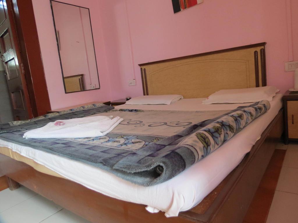 Hotel Sunny Classic Mahabaleshwar Room photo