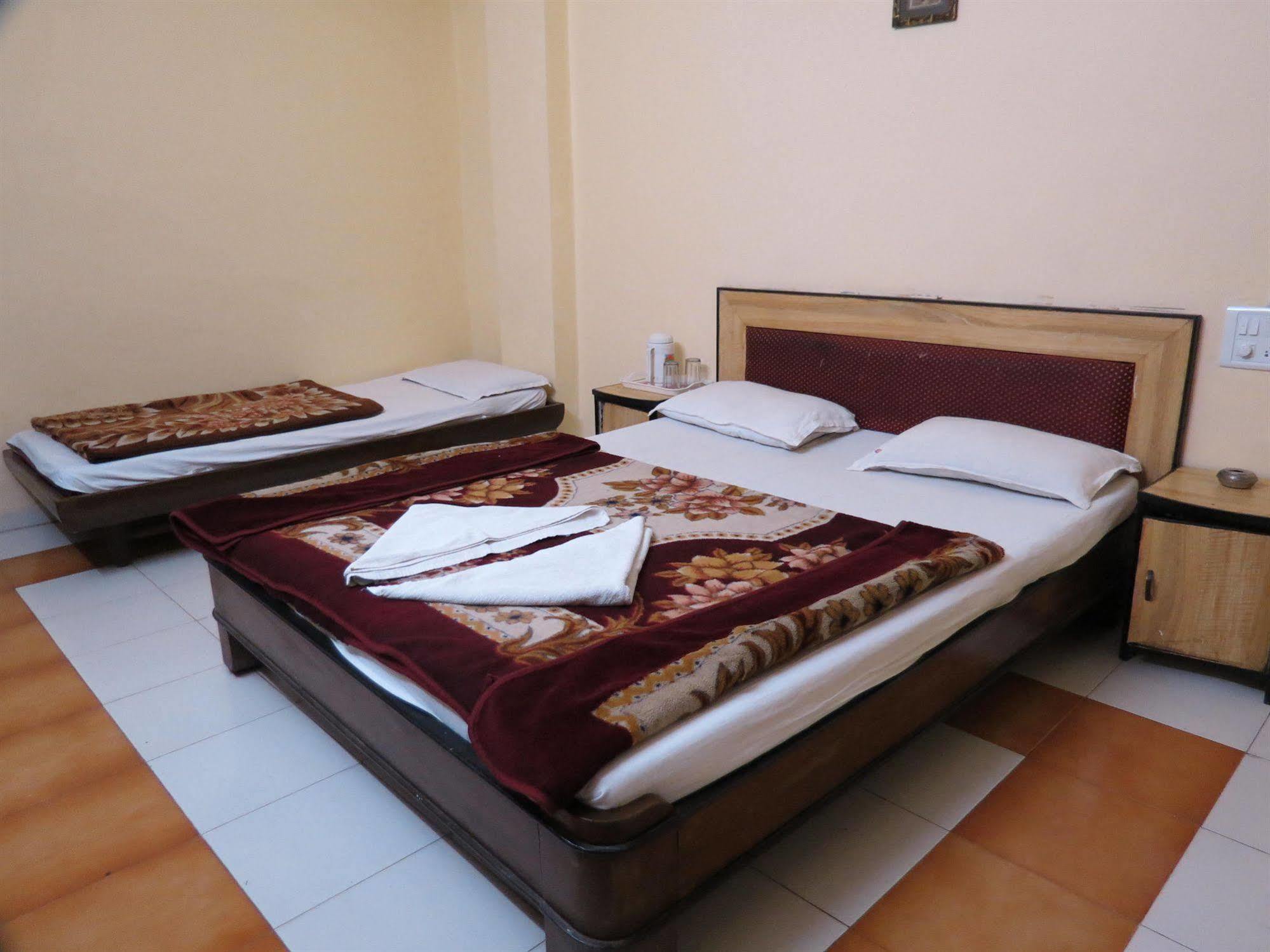 Hotel Sunny Classic Mahabaleshwar Exterior photo